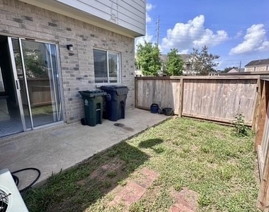2910 Grants Lake Boulevard - Photo Thumbnail 17