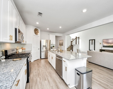 1055 Greenshank Drive - Photo Thumbnail 11