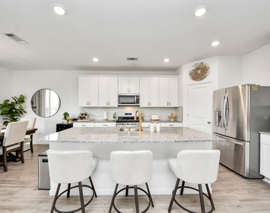 1055 Greenshank Drive - Photo Thumbnail 8