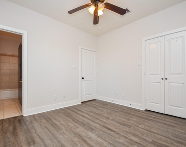 2422 Navigation Boulevard - Photo Thumbnail 17