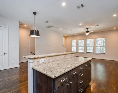 2422 Navigation Boulevard - Photo Thumbnail 6