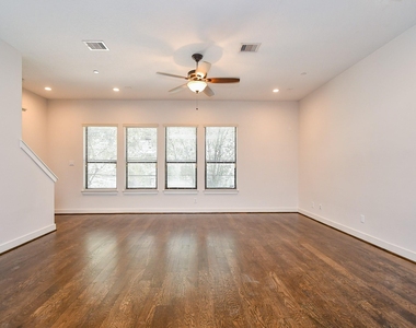 2422 Navigation Boulevard - Photo Thumbnail 11