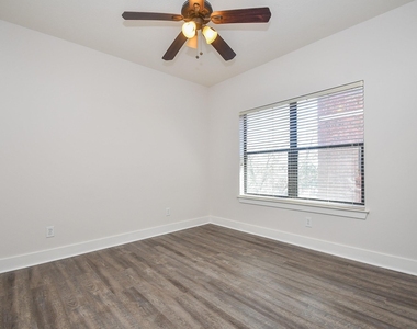 2422 Navigation Boulevard - Photo Thumbnail 15