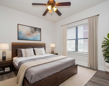 2422 Navigation Boulevard - Photo Thumbnail 14
