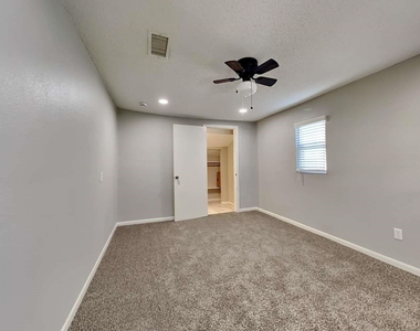4824 Lyndon Drive - Photo Thumbnail 5