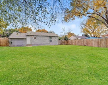 4824 Lyndon Drive - Photo Thumbnail 14