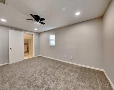 4824 Lyndon Drive - Photo Thumbnail 7