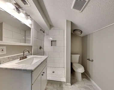 4824 Lyndon Drive - Photo Thumbnail 12