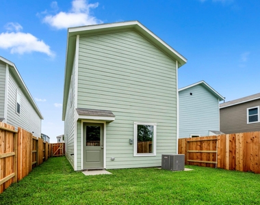 21443 Carosella Dr - Photo Thumbnail 29