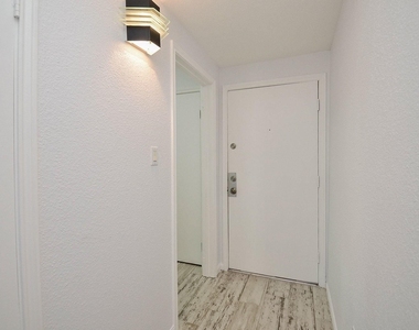 2475 Underwood Street - Photo Thumbnail 4