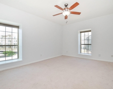2475 Underwood Street - Photo Thumbnail 8