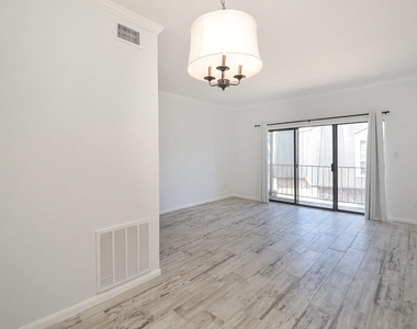 2475 Underwood Street - Photo Thumbnail 5