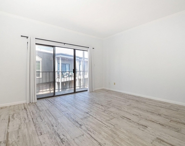 2475 Underwood Street - Photo Thumbnail 6