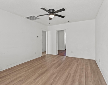 317 E B Street - Photo Thumbnail 3