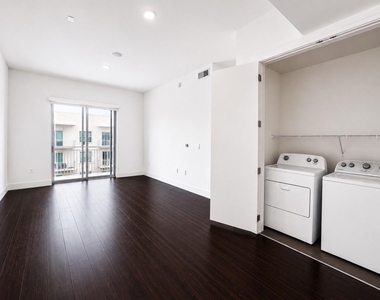 3120 Smith Street - Photo Thumbnail 3