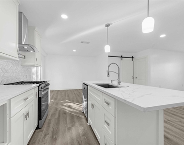 6014 Belarbor Street - Photo Thumbnail 7