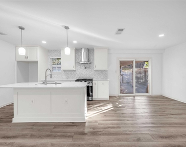 6014 Belarbor Street - Photo Thumbnail 6