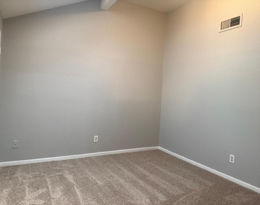 3004 Gilmar Drive - Photo Thumbnail 5