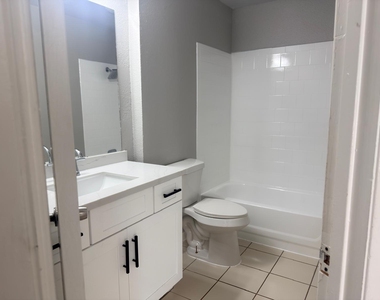 3004 Gilmar Drive - Photo Thumbnail 6