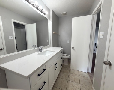 3004 Gilmar Drive - Photo Thumbnail 3