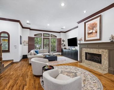 402 Roy Street - Photo Thumbnail 13