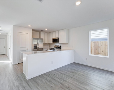 21281 Carosella Drive - Photo Thumbnail 6