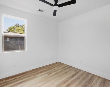 250 Georgia Street - Photo Thumbnail 10