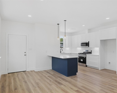 250 Georgia Street - Photo Thumbnail 9