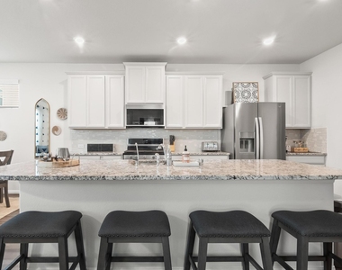 5511 Cuerta Street - Photo Thumbnail 8