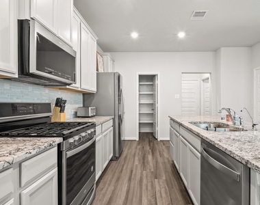 5511 Cuerta Street - Photo Thumbnail 10