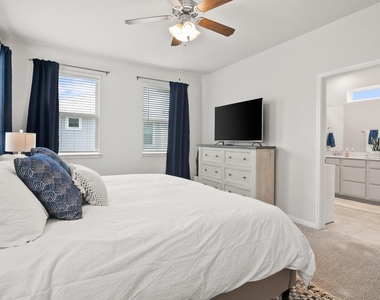 5511 Cuerta Street - Photo Thumbnail 16