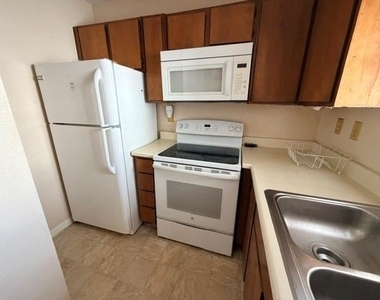 7901 Cambridge Street - Photo Thumbnail 4