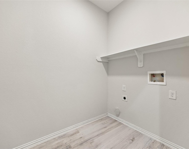 1411 Featherstone Street - Photo Thumbnail 32