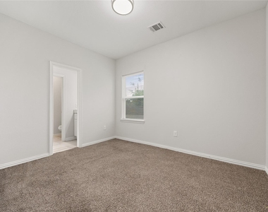 1411 Featherstone Street - Photo Thumbnail 21
