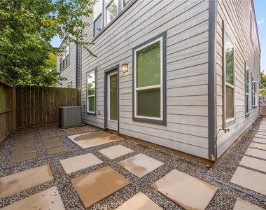 1411 Featherstone Street - Photo Thumbnail 33