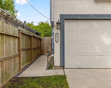 1411 Featherstone Street - Photo Thumbnail 5