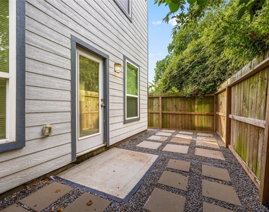 1411 Featherstone Street - Photo Thumbnail 34