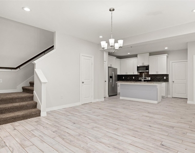 1411 Featherstone Street - Photo Thumbnail 13