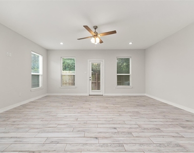 1411 Featherstone Street - Photo Thumbnail 16