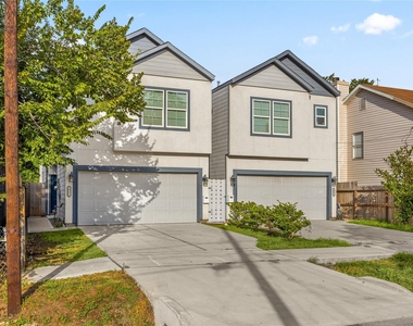 1411 Featherstone Street - Photo Thumbnail 3
