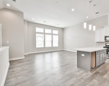 5509 Beall Street - Photo Thumbnail 11