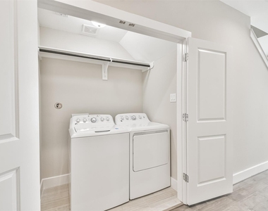 5509 Beall Street - Photo Thumbnail 34