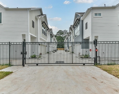 5509 Beall Street - Photo Thumbnail 38