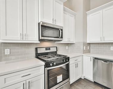 5509 Beall Street - Photo Thumbnail 17