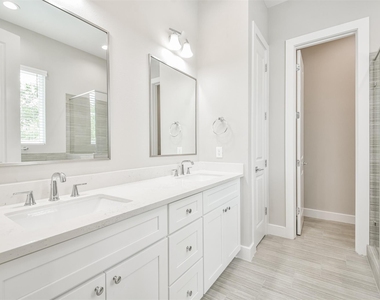 5509 Beall Street - Photo Thumbnail 24