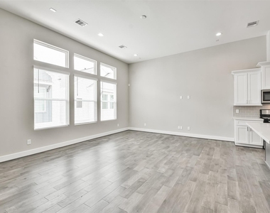 5509 Beall Street - Photo Thumbnail 5