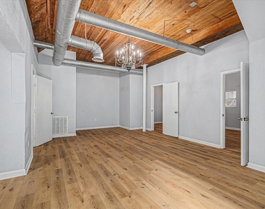 1827 Avenue O - Photo Thumbnail 6