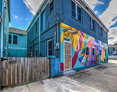 1827 Avenue O - Photo Thumbnail 2