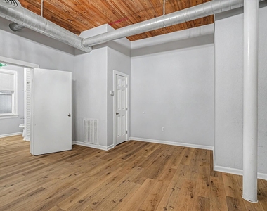 1827 Avenue O - Photo Thumbnail 5