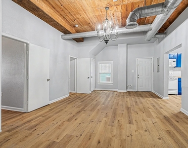 1827 Avenue O - Photo Thumbnail 3